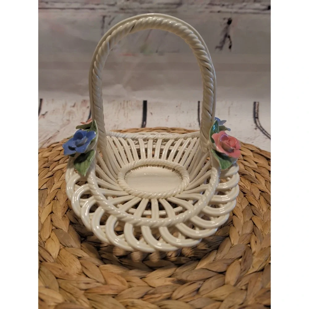 LEVANTE PORCELAIN Intricate Hand Woven Basket Pink And Blue Flowers